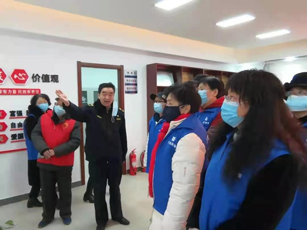 了解垃圾分类知识 城管开放日拉近市民与城市管理者距离